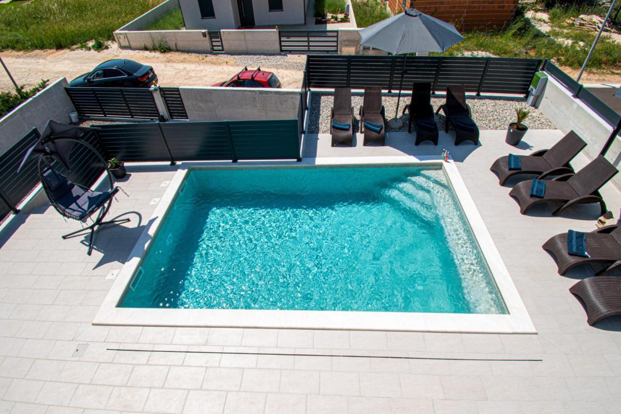 Villa Mina With A Private Pool In Pula Exterior photo